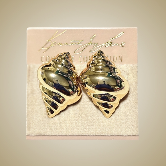 Kenneth Jay Lane Earrings Gold Tone Shiny Shell Studs Minimalist Vacation Boho - Picture 2 of 3